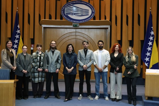 Zamjenica predsjedavajuće Komisije za vanjske poslove Predstavničkog doma PSBiH Sabina Ćudić primila u posjetu grupu studenta postdiplomaca Fakulteta političkih nauka Univerziteta u Sarajevu